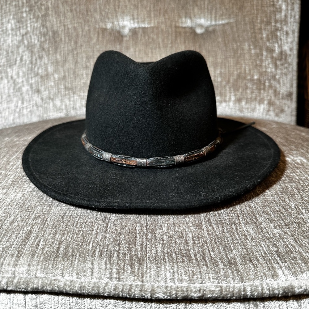 100% wool hat - small black